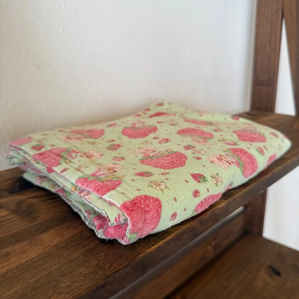 Vintage 2003 Strawberry Shortcake Green Flannel Blanket 43x32 Double Layer